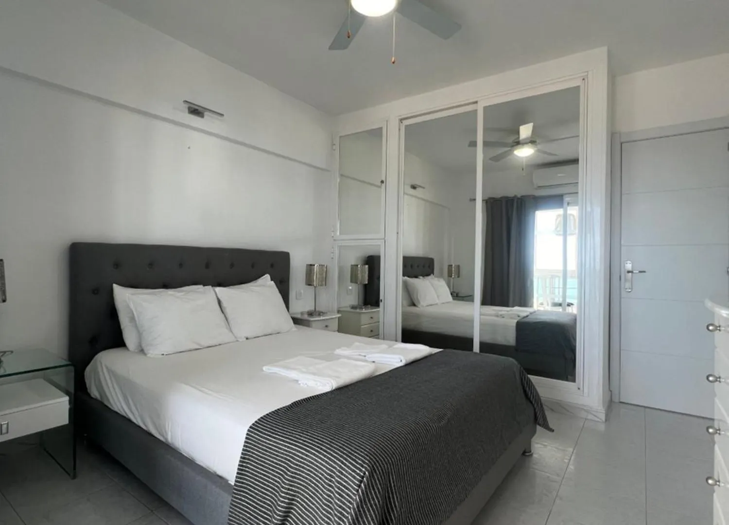Apartmán El Cisne En La Playa Benalmádena